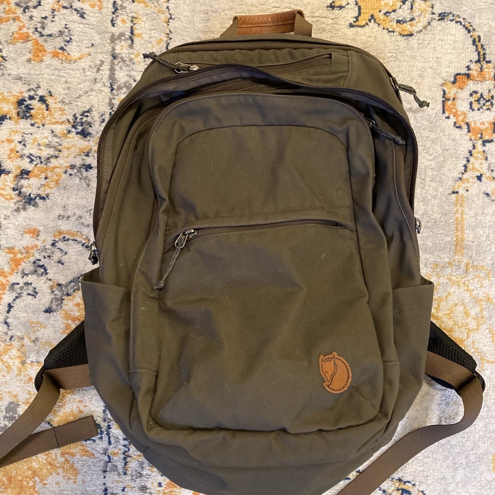 Fjallraven Raven 28 Laptop Backpack Olive Green